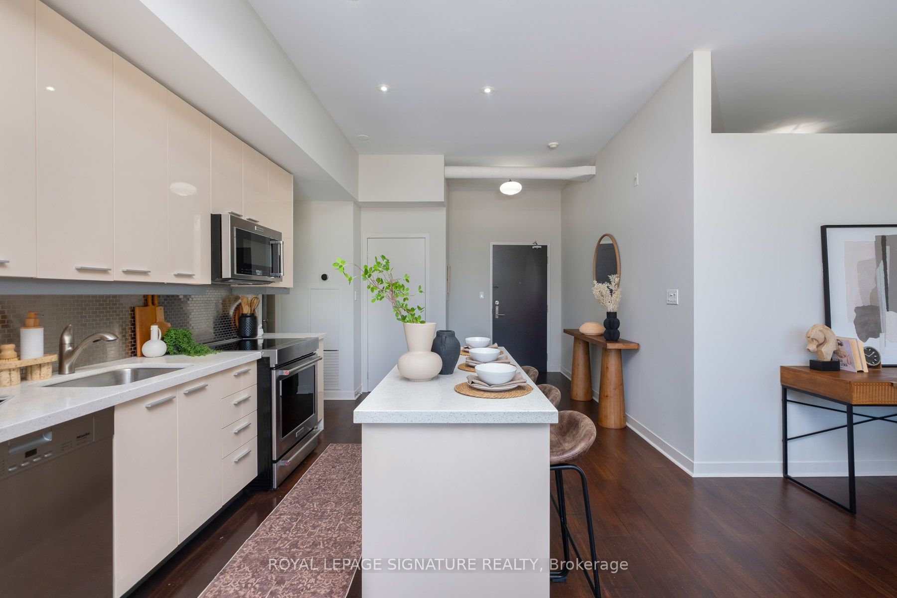 52 Sumach Street 402