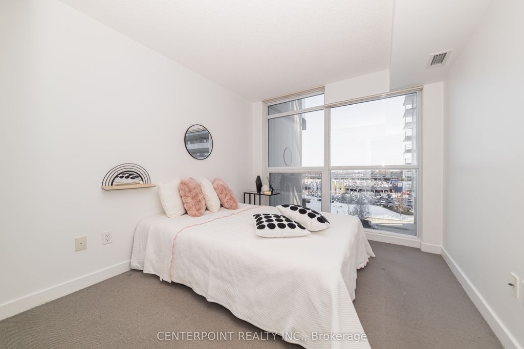 Photo of 33 Singer Court #509, Toronto, ON M2K 0B4 (MLS # C13109038)