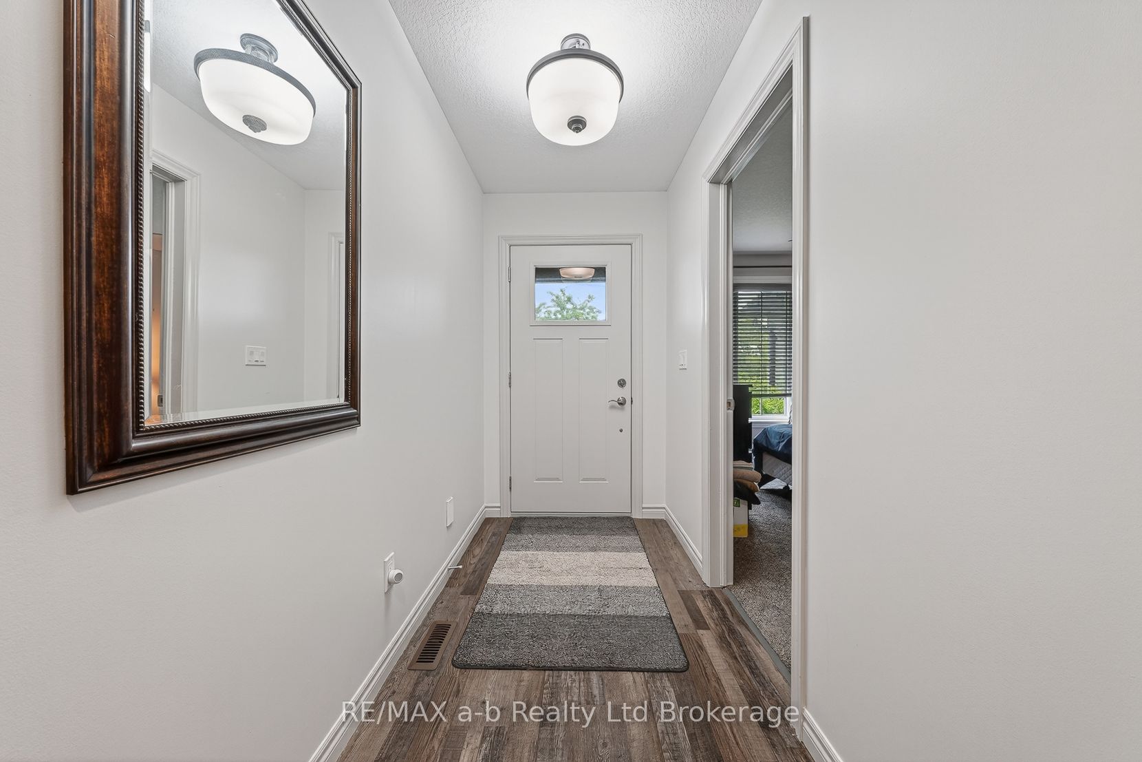 253 Charles Street W
