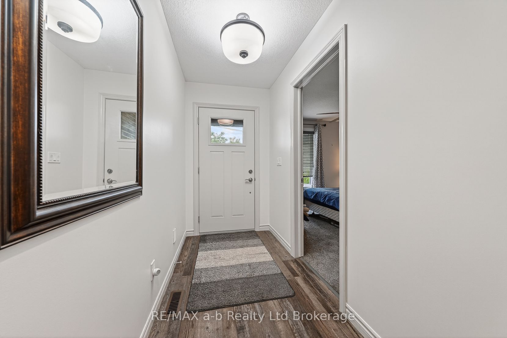 253 Charles Street W