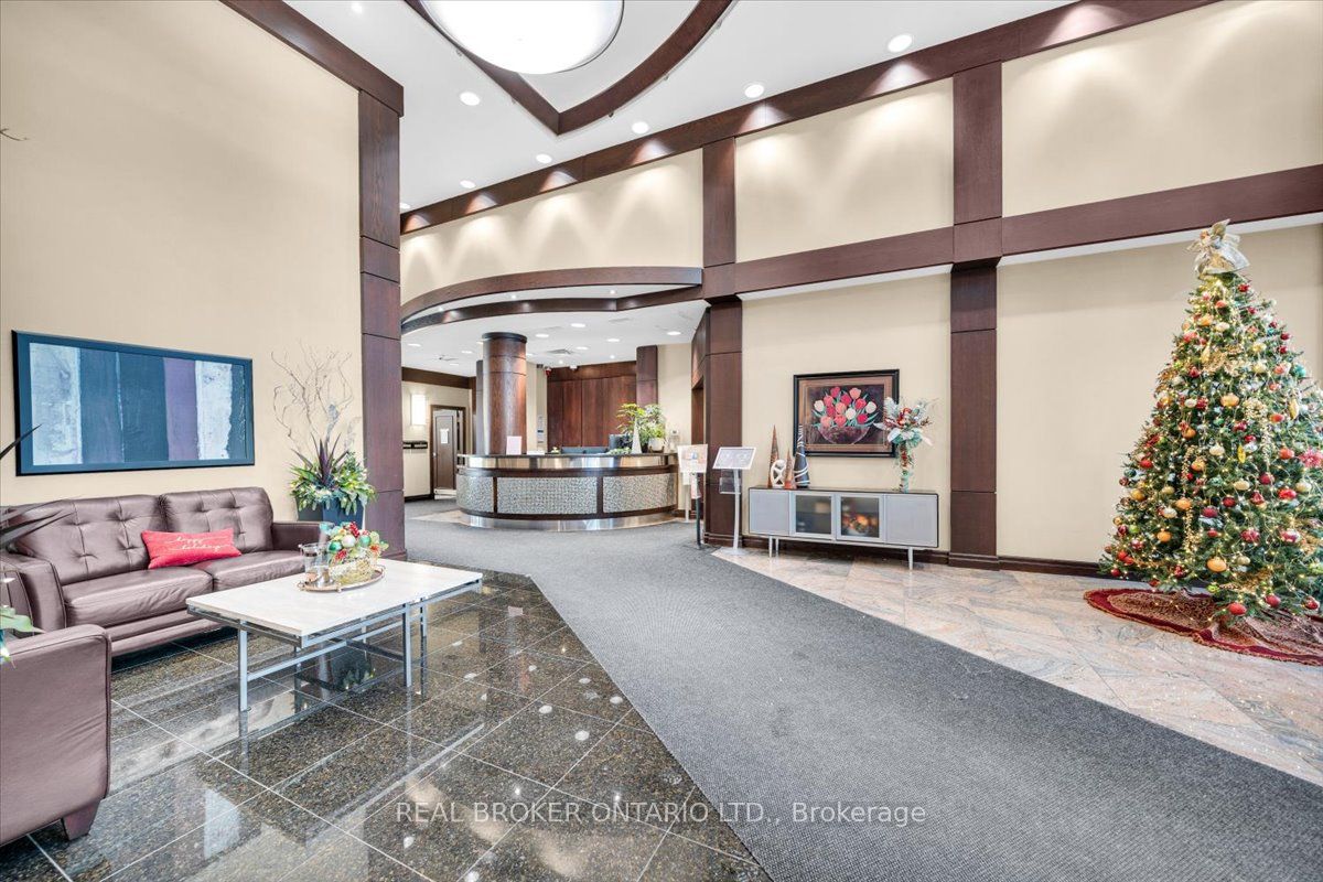 335 Rathburn Road W 312