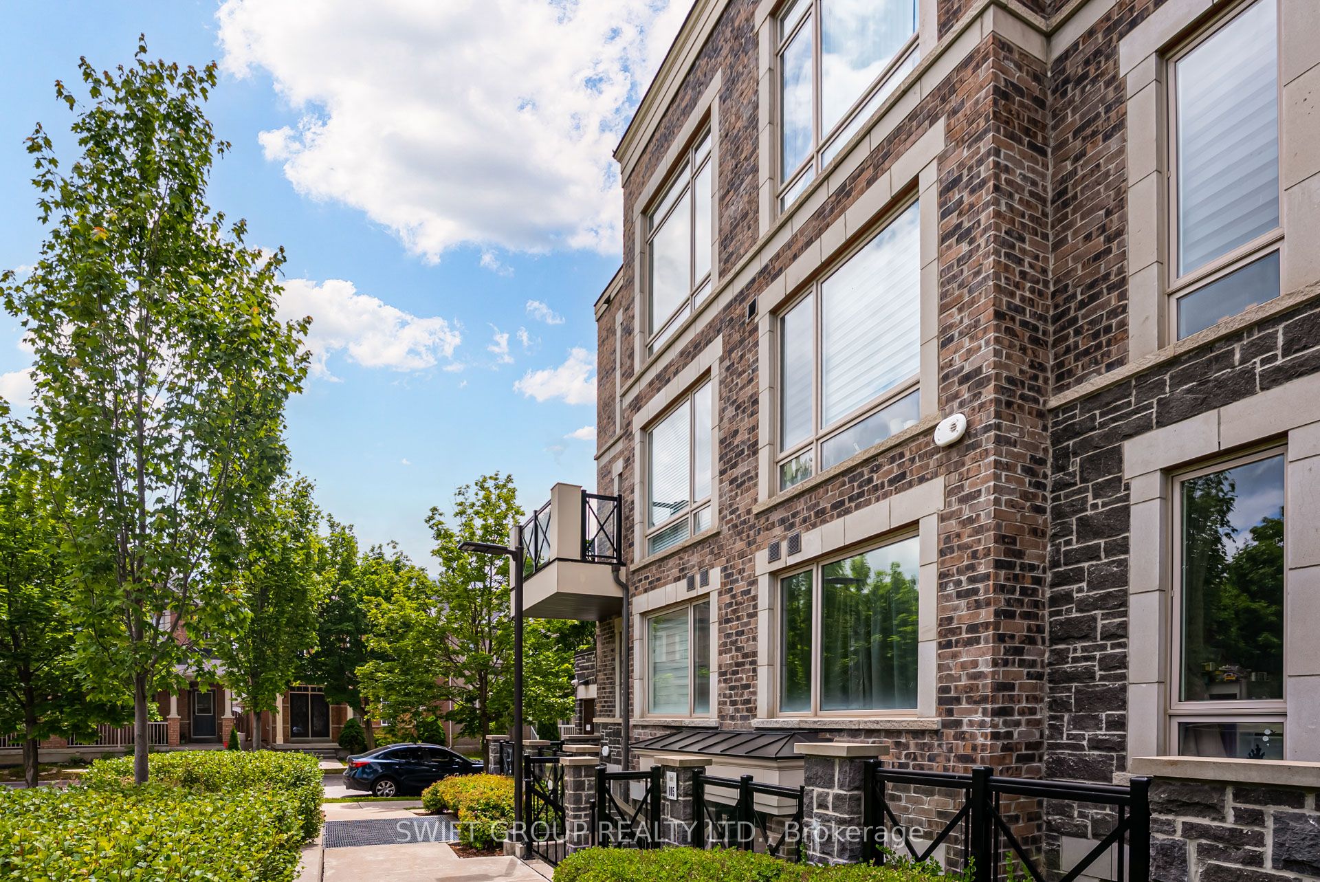 1 Blanche Lane 801