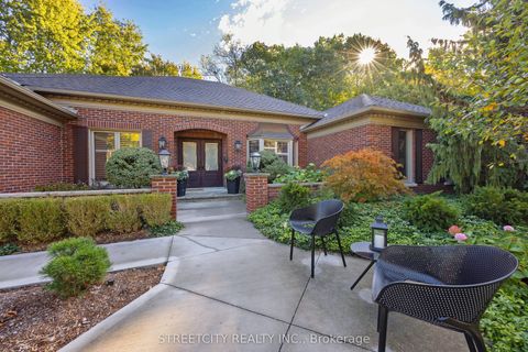 Photo of 46 Foxborough Grove, London South, ON N6K 4A8 (MLS # X12469116)