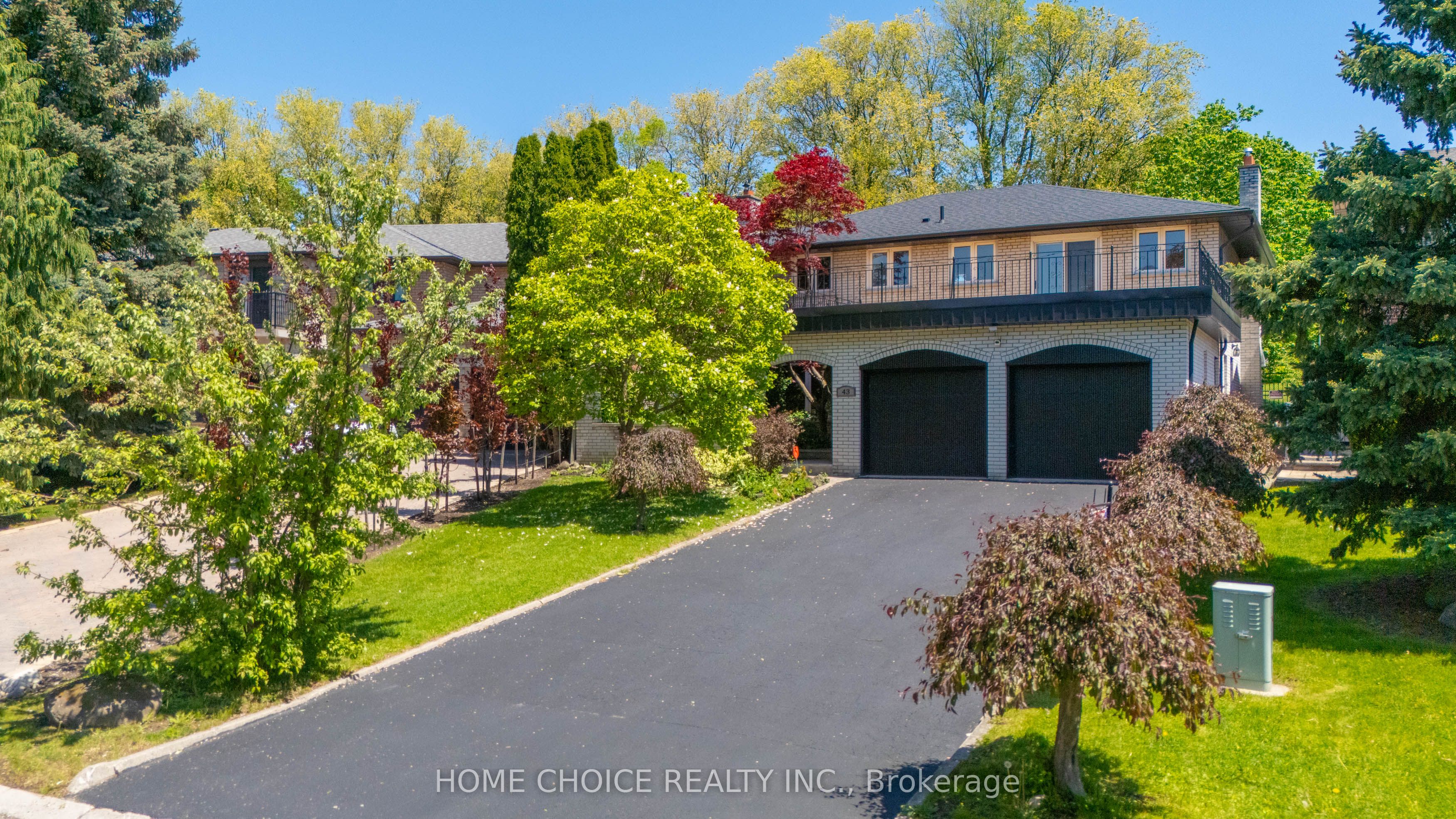43 Golfwood Heights E