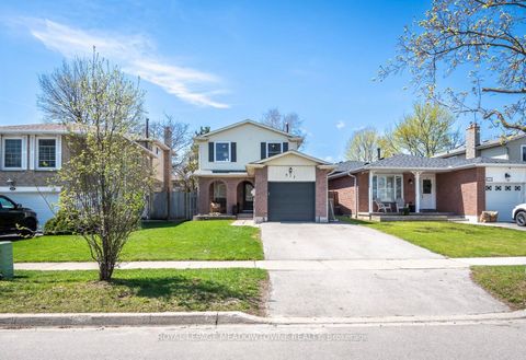 517 Beaver Court Milton ON L9T 4A7