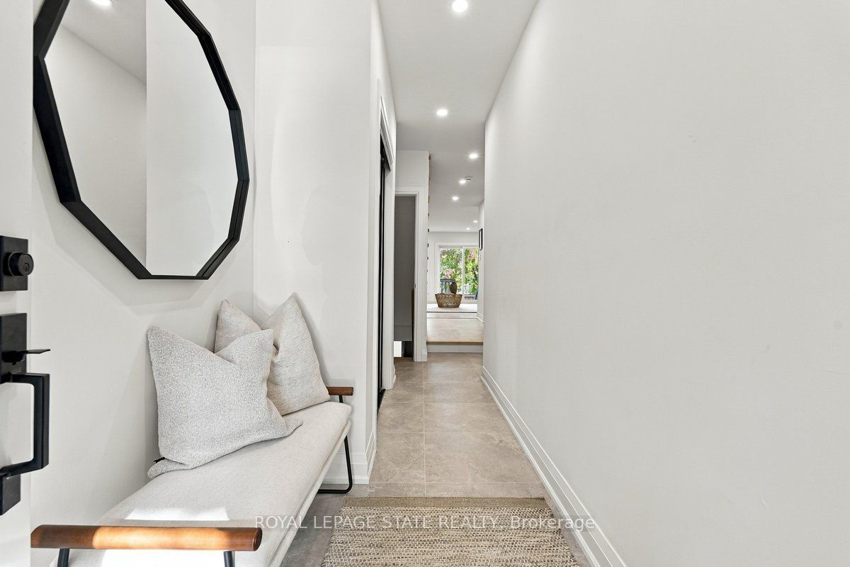 44 Viewcrest Circle