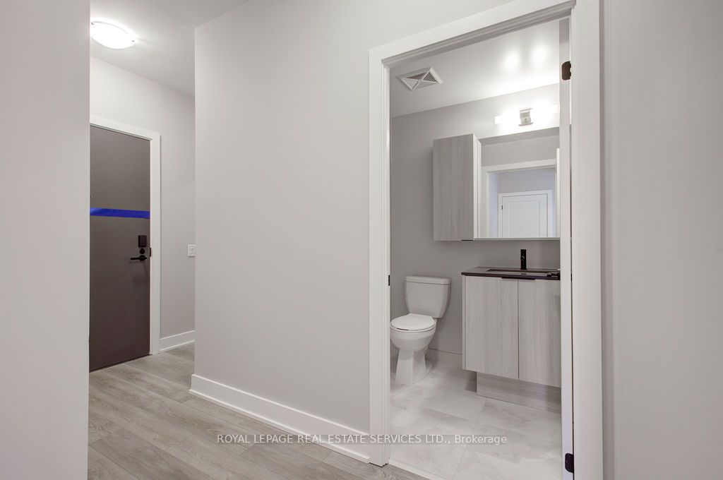 2088 James Street 708