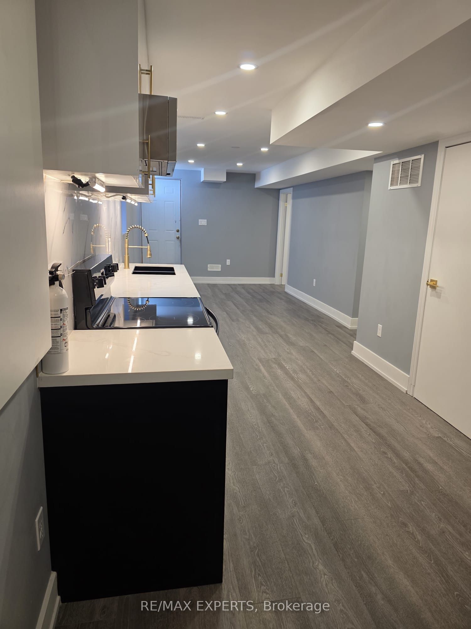 3 Appleaire Crescent Bsmt