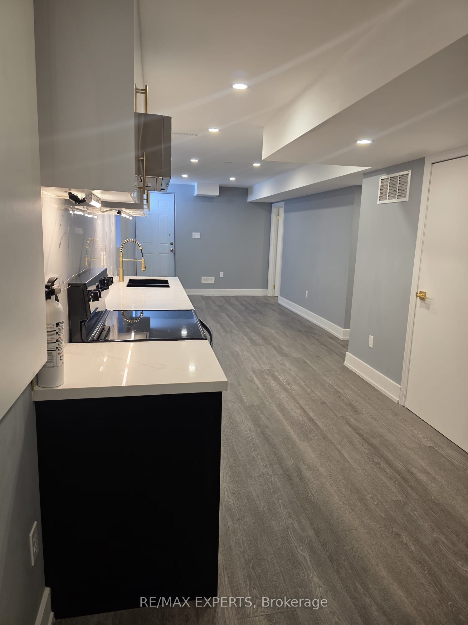 3 Appleaire Crescent Bsmt