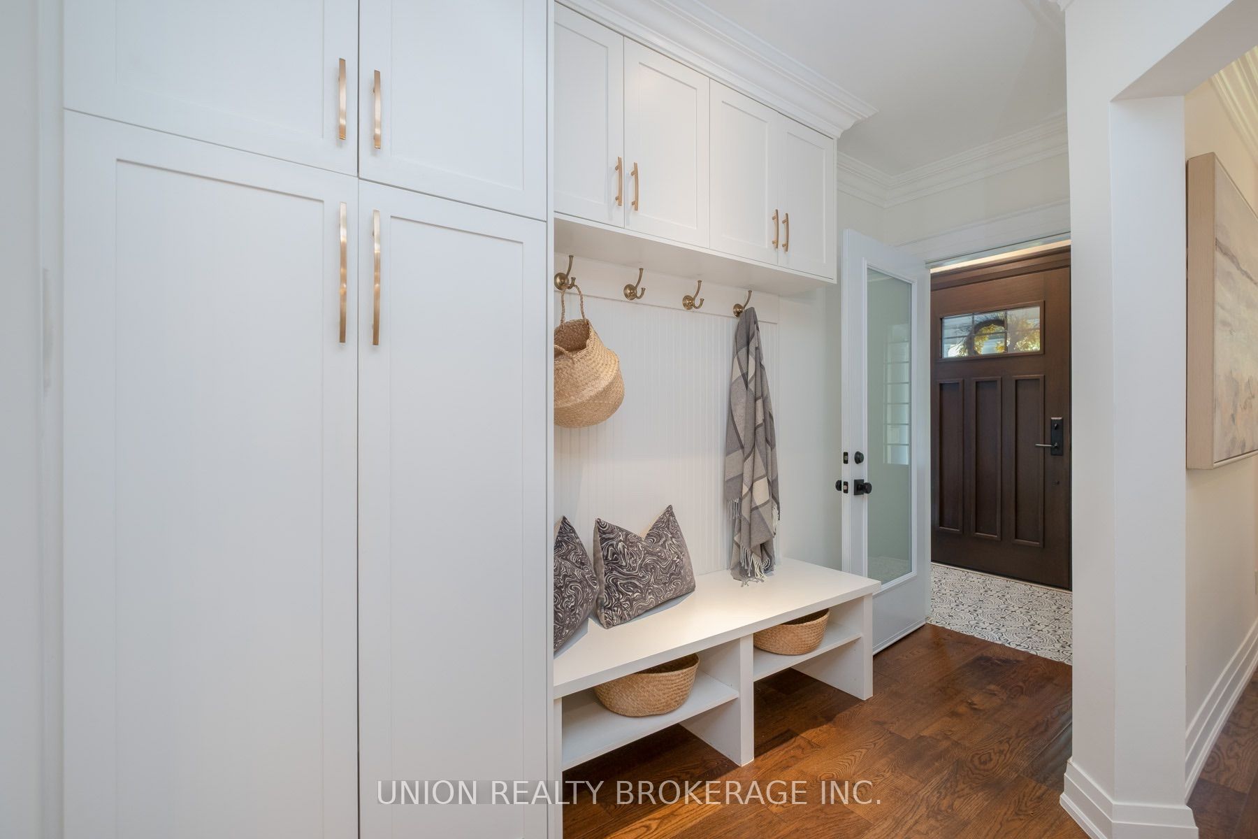 55 Pine Crescent