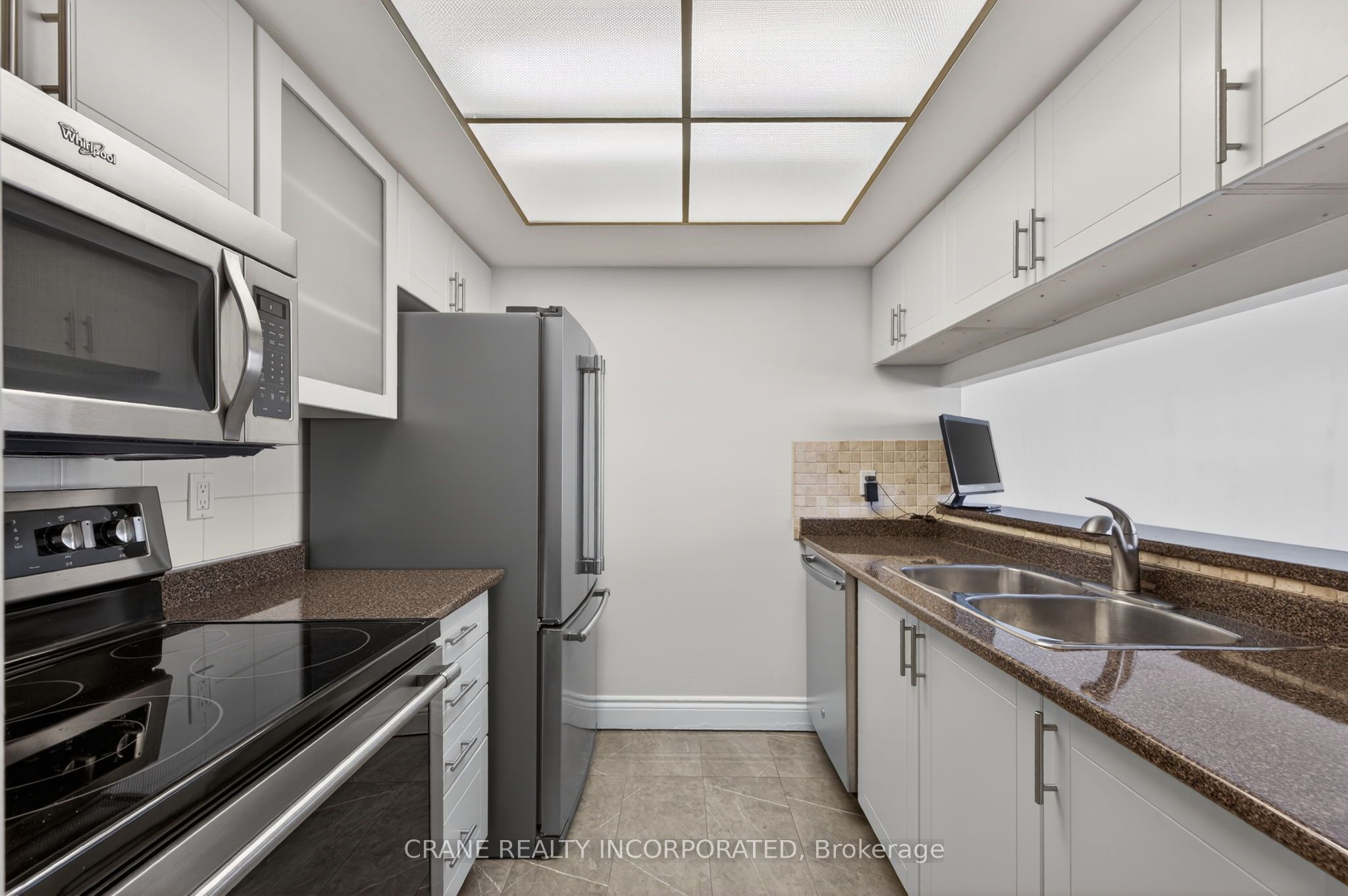 77 Harbour Square 1605