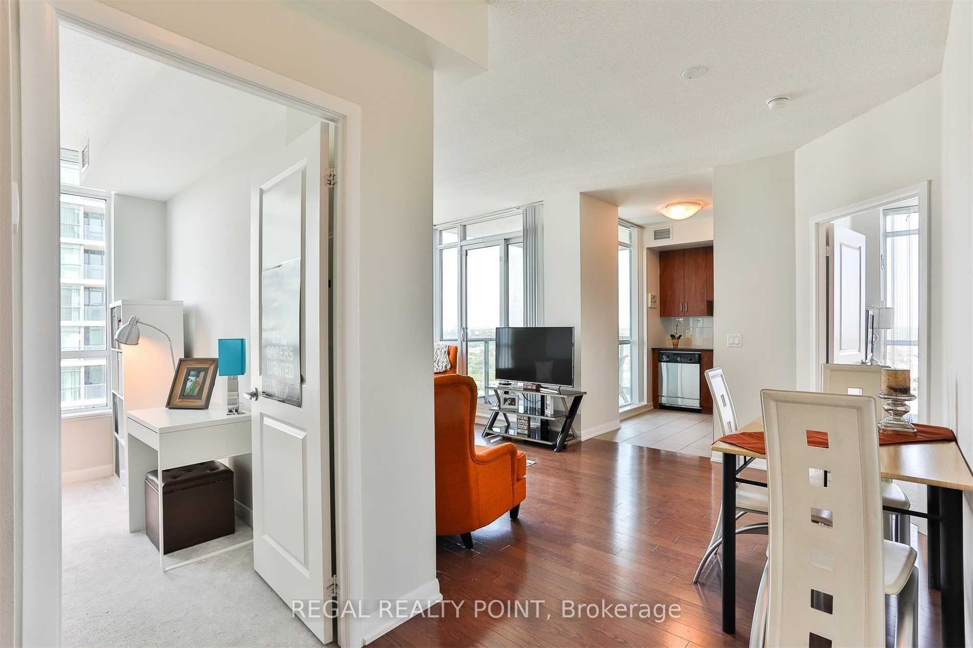 215 Sherway Gardens Road 2507