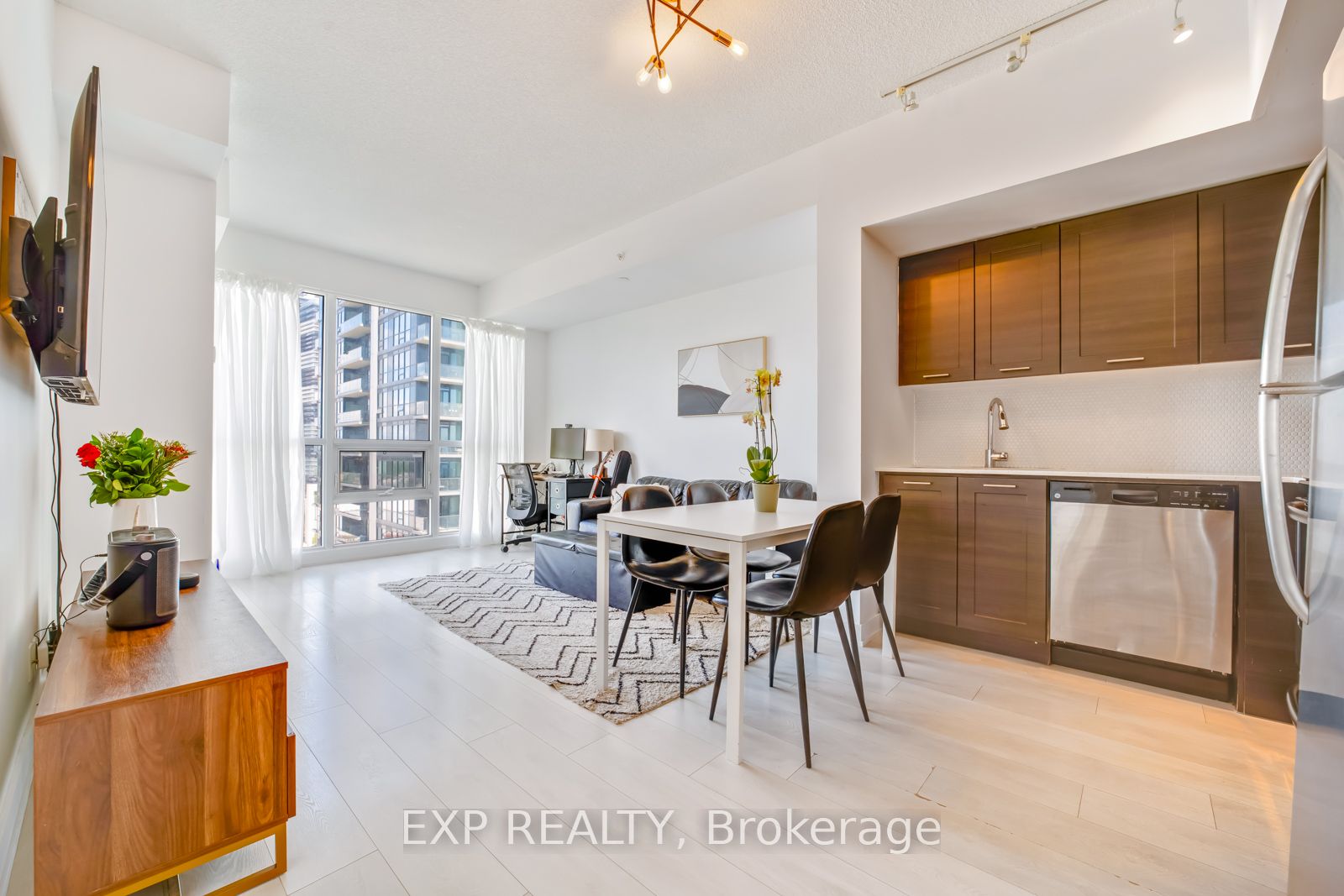 2212 Lake Shore Boulevard W 2509