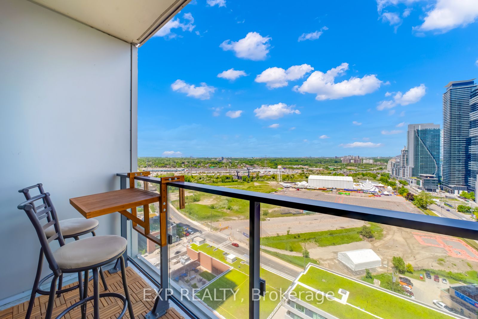 2212 Lake Shore Boulevard W 2509