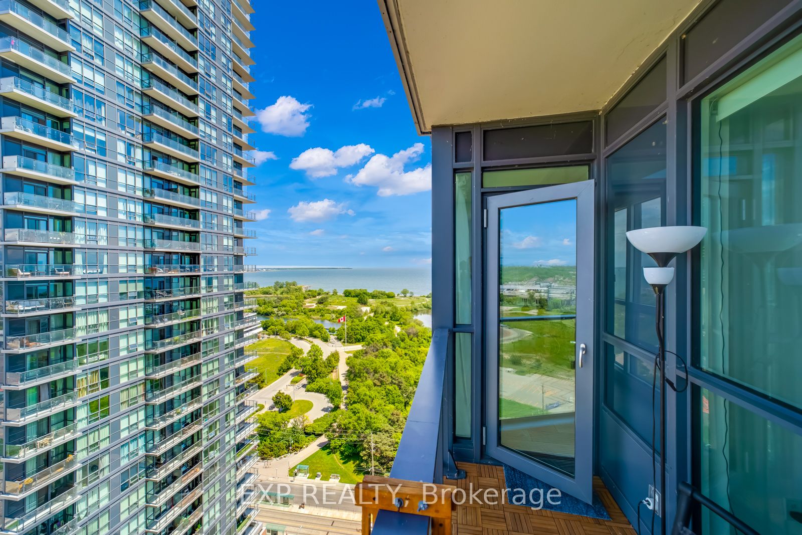 2212 Lake Shore Boulevard W 2509
