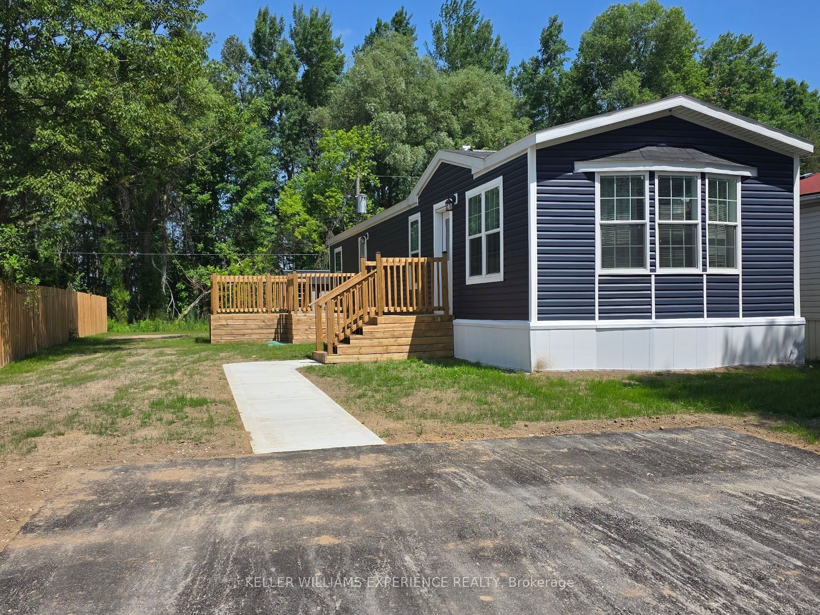 40 Shamrock Crescent