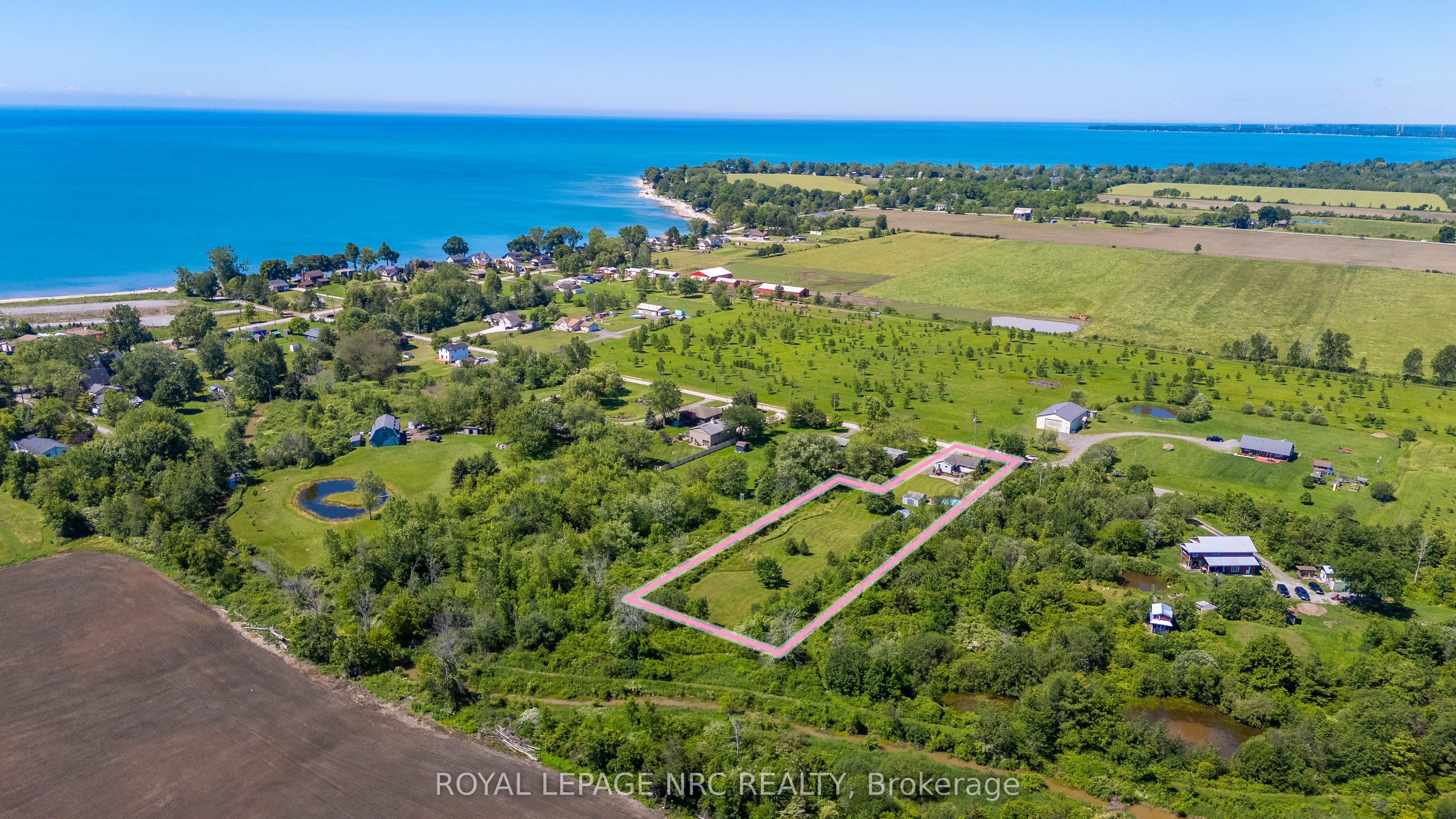 11821 Sideroad 18 Road