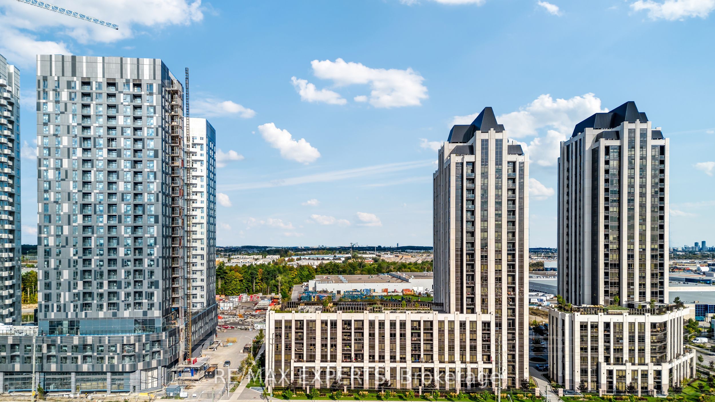 9085 Jane Street 702