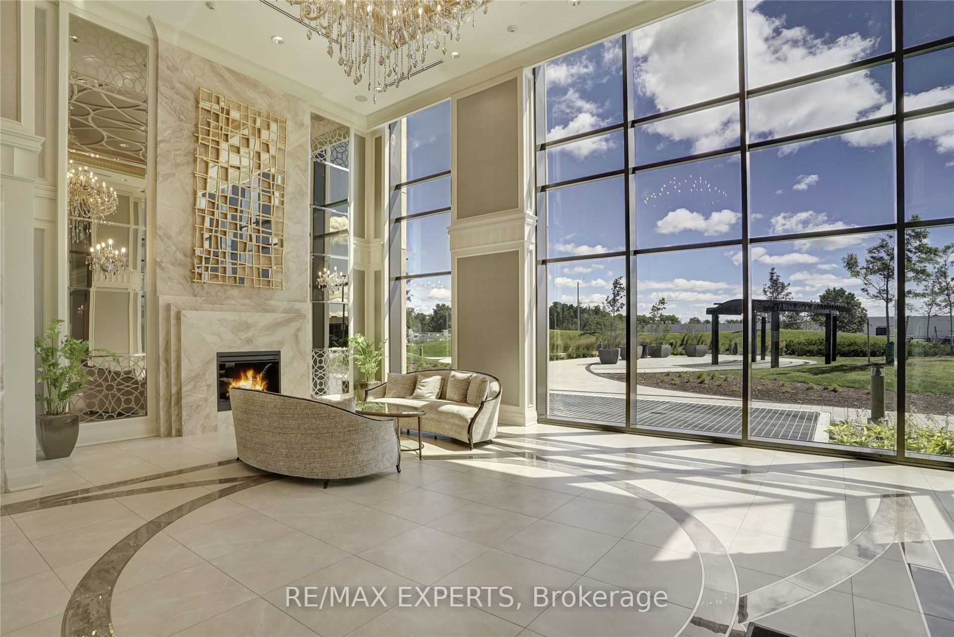 9085 Jane Street 702