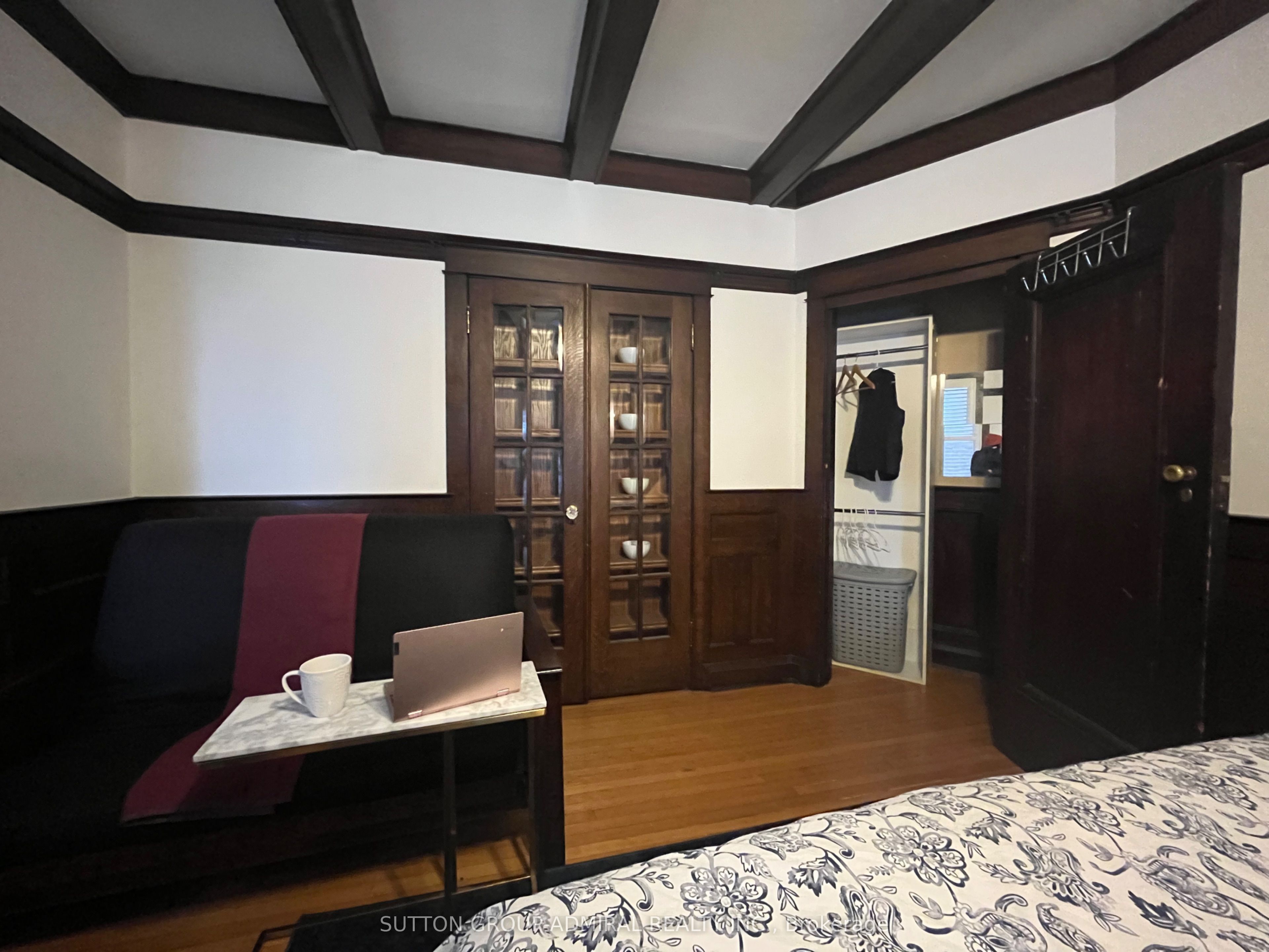 335 Palmerston Boulevard Back Studio Apartment