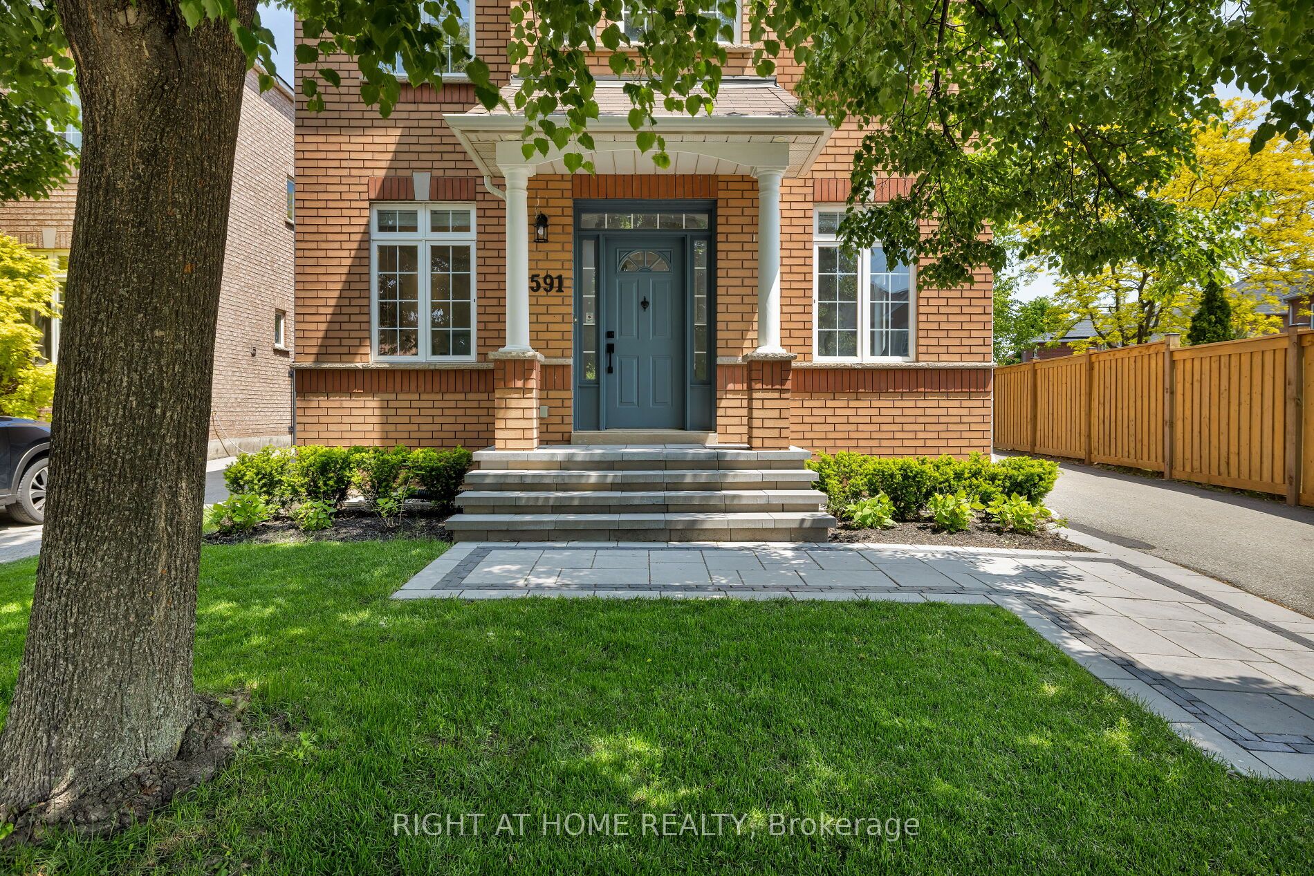 2591 Castle Hill Crescent