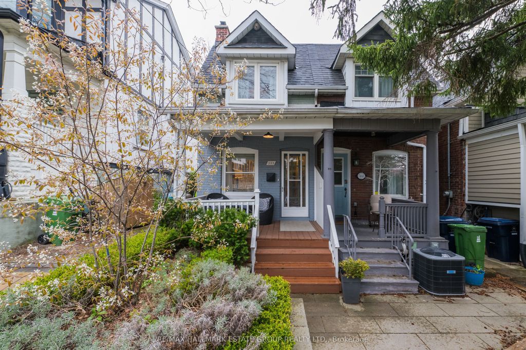 Photo of 335 Kenilworth Avenue, Toronto, ON M4L 3S9 (MLS # E13101212)