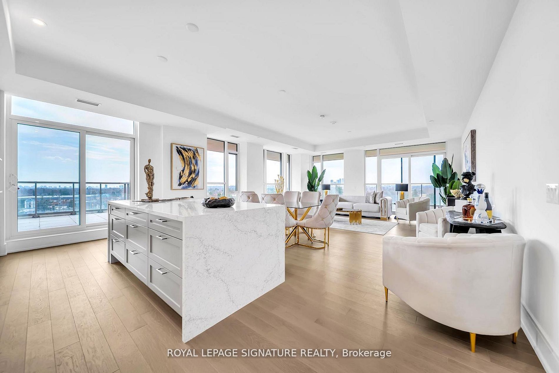 399 Royal Orchard Boulevard 617
