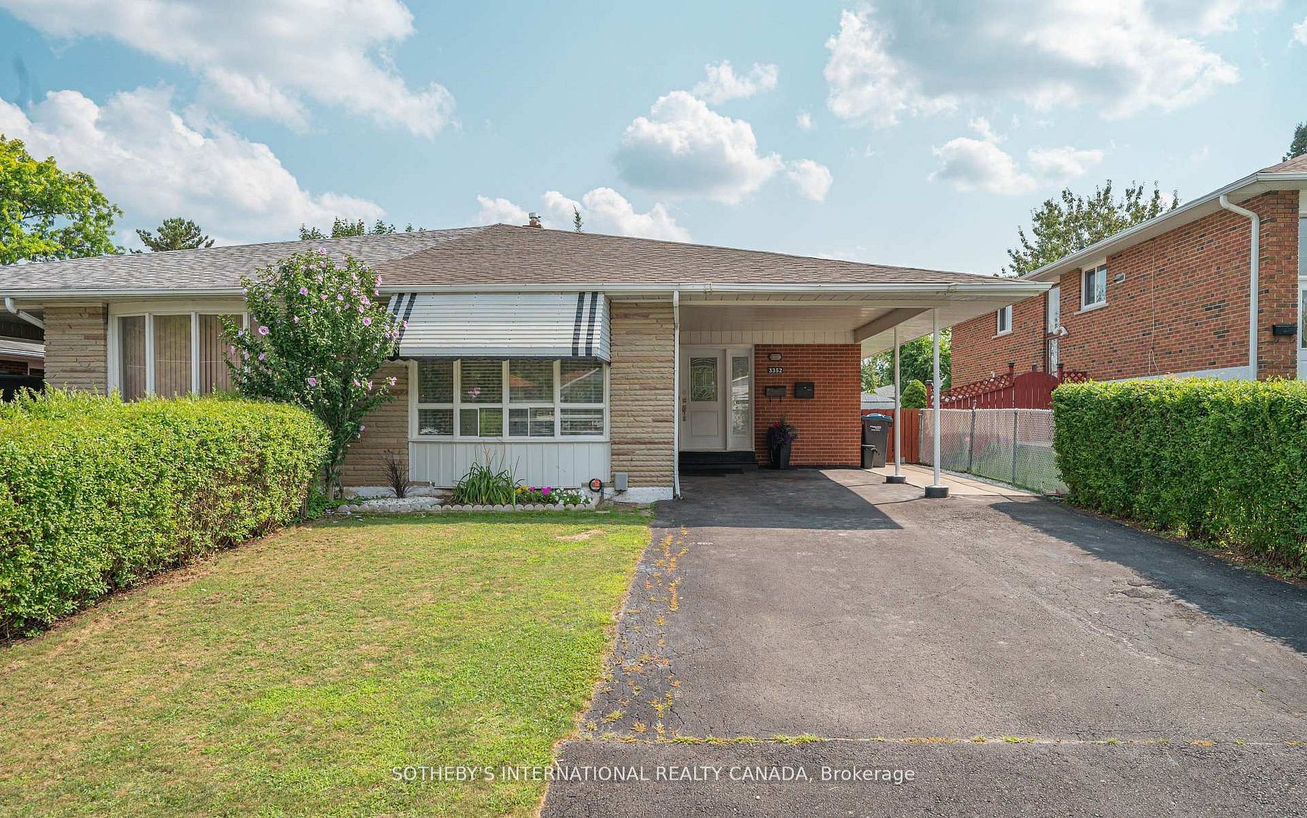 3352 Queen Frederica Drive