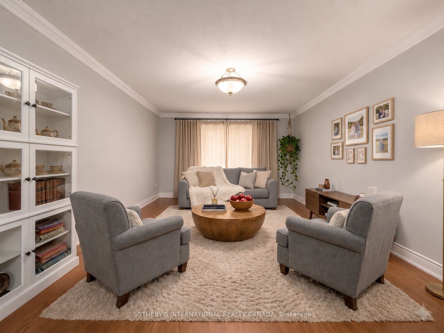 3352 Queen Frederica Drive