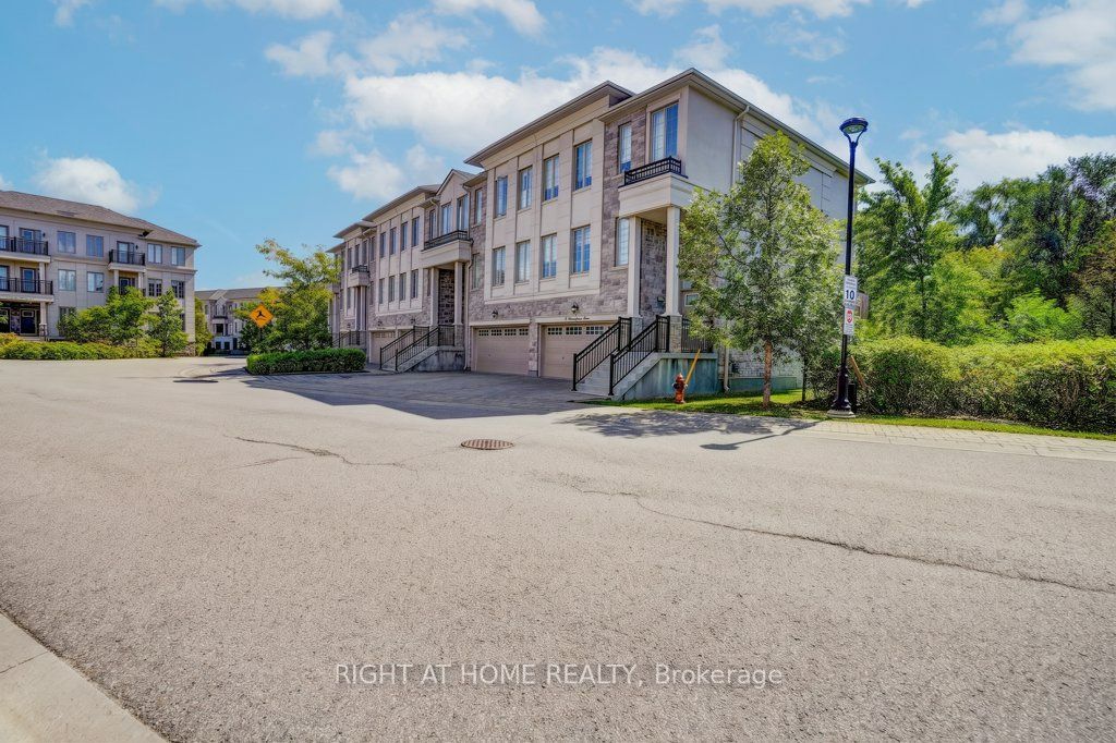6 Plowman Lane