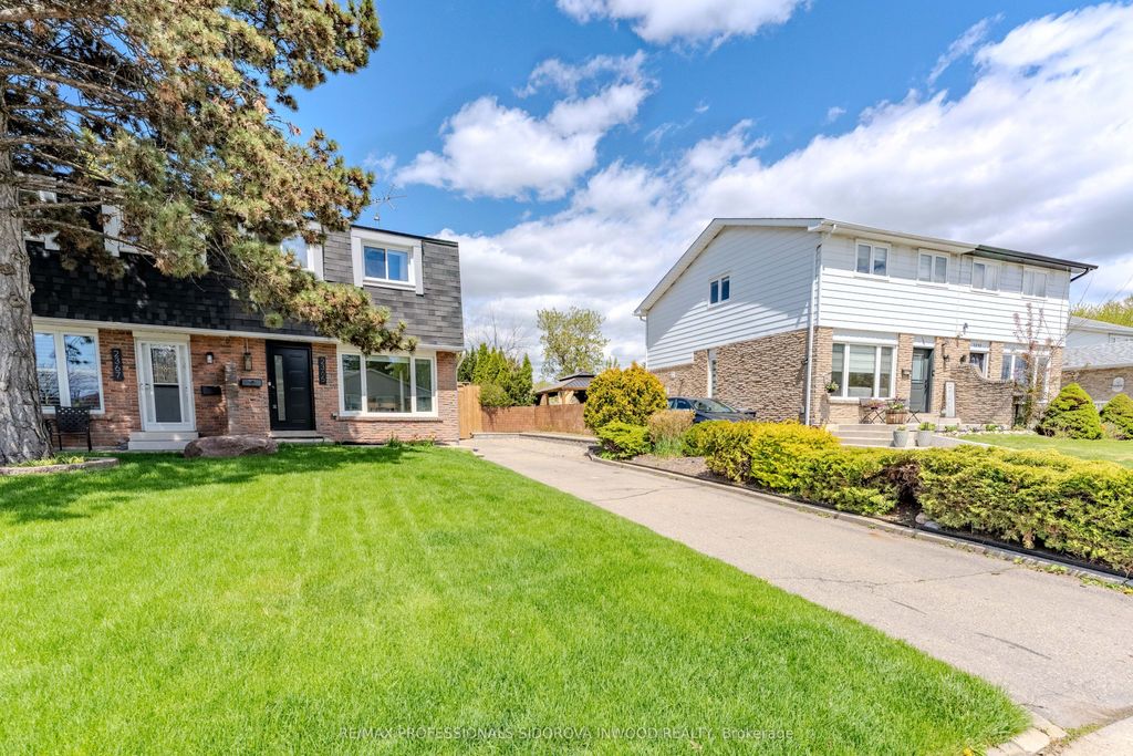 Photo of 2365 Delkus Crescent, Mississauga, ON L5A 1K8 (MLS # W13152314)
