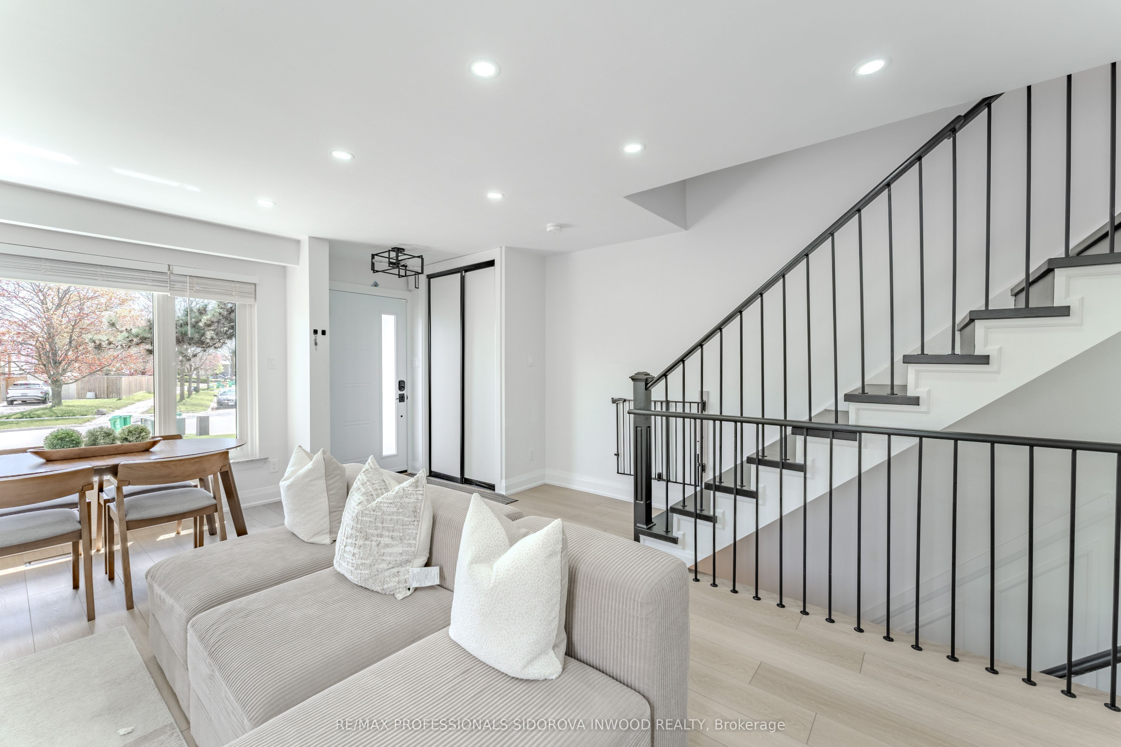2365 Delkus Crescent