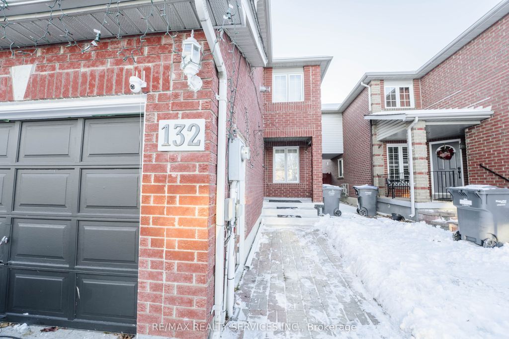 Photo of 132 Lauraglen Crescent, Brampton, ON L6Y 5A3 (MLS # W12786552)