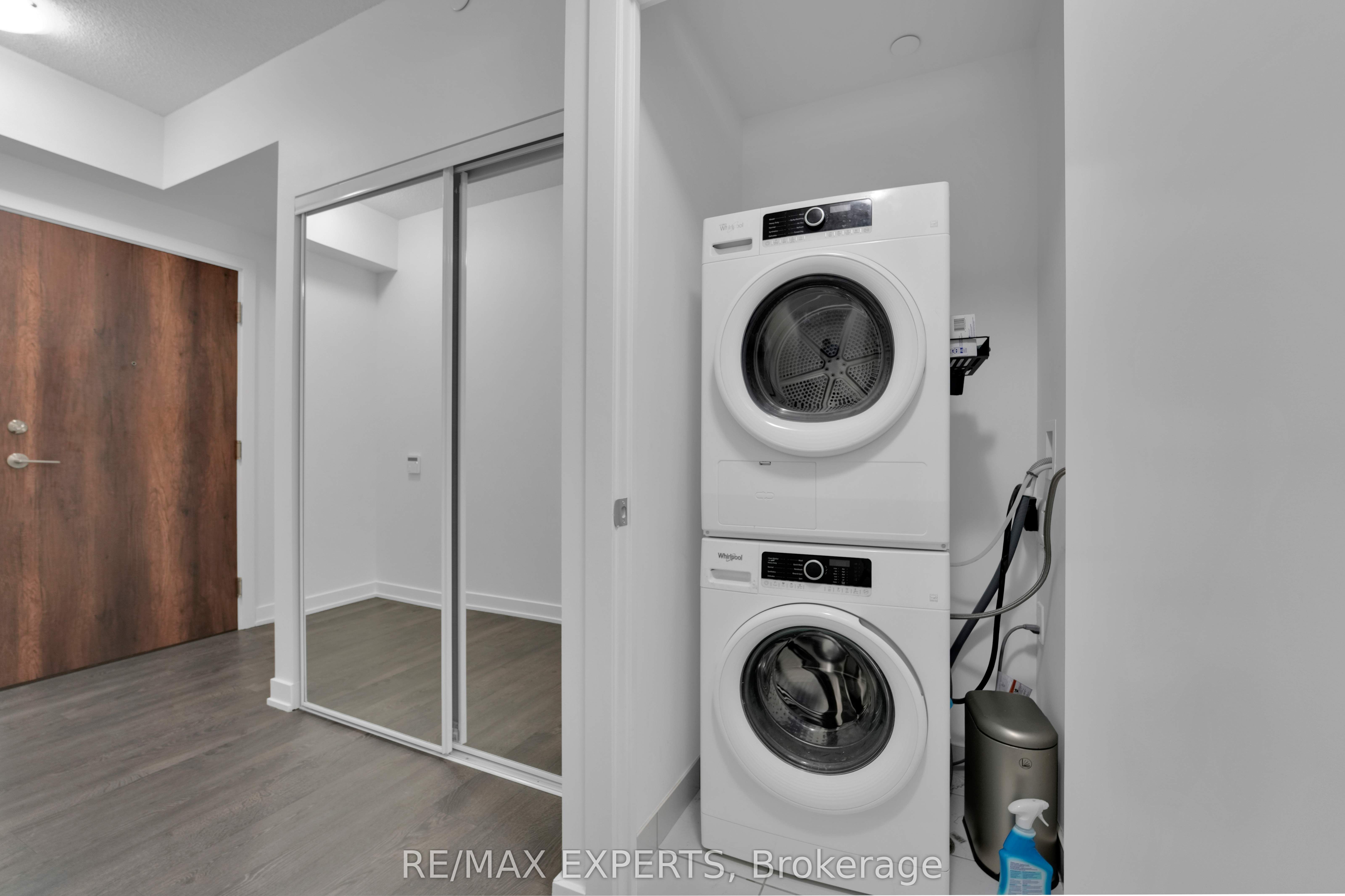 251 Manitoba Street 1504