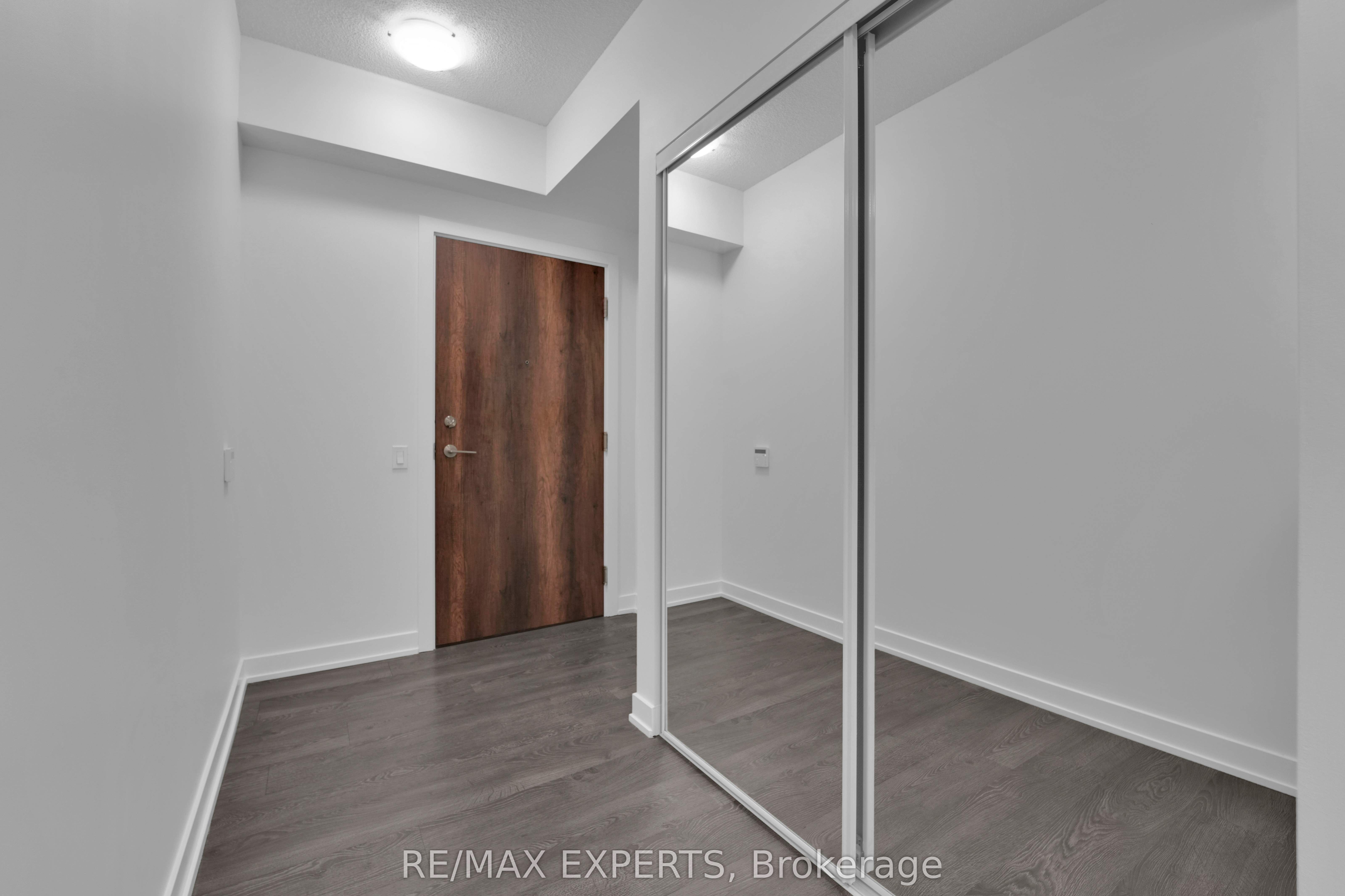 251 Manitoba Street 1504