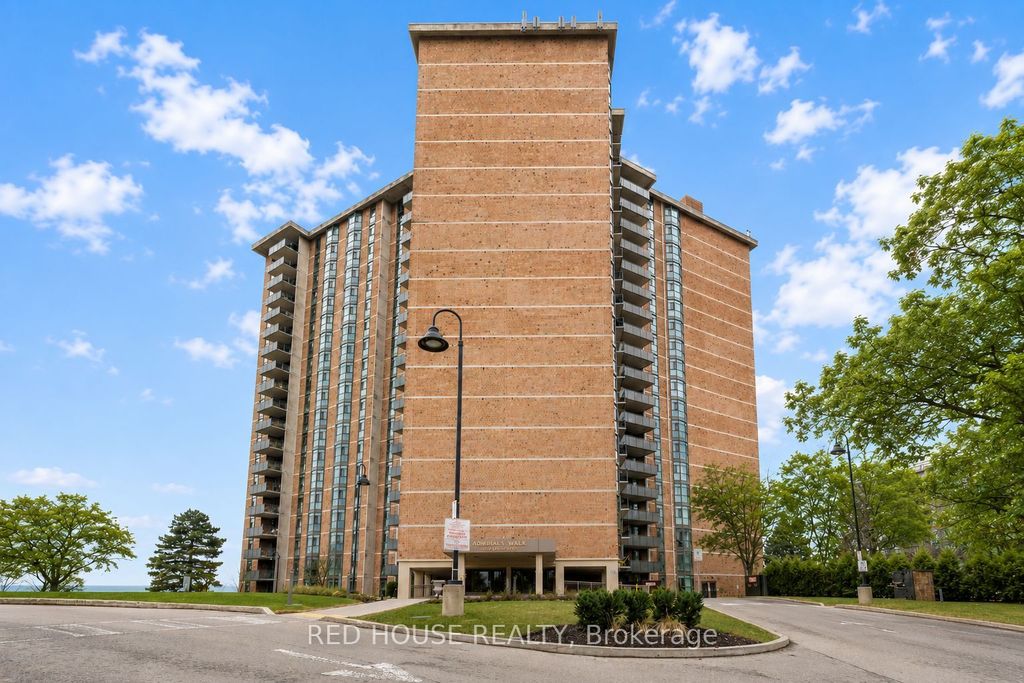 Photo of 5250 Lakeshore Road #809, Burlington, ON L7L 5L2 (MLS # W13114614)