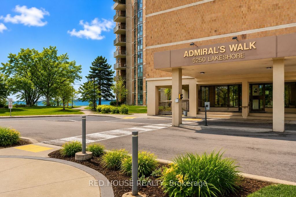 Photo of 5250 Lakeshore Road #809, Burlington, ON L7L 5L2 (MLS # W13114614)