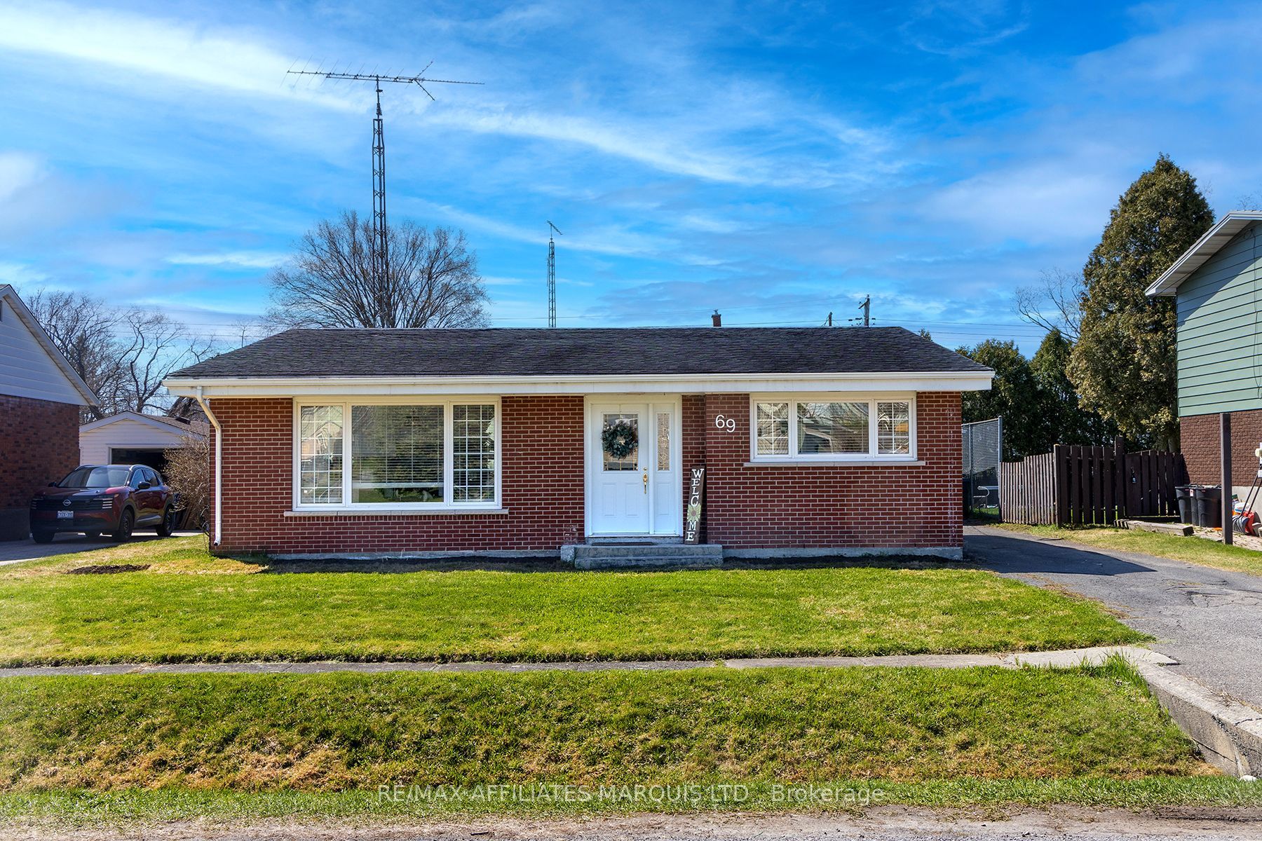 Photo 1 of 30 — 69 Kyle Drive, South Dundas, ON K0C 1X0