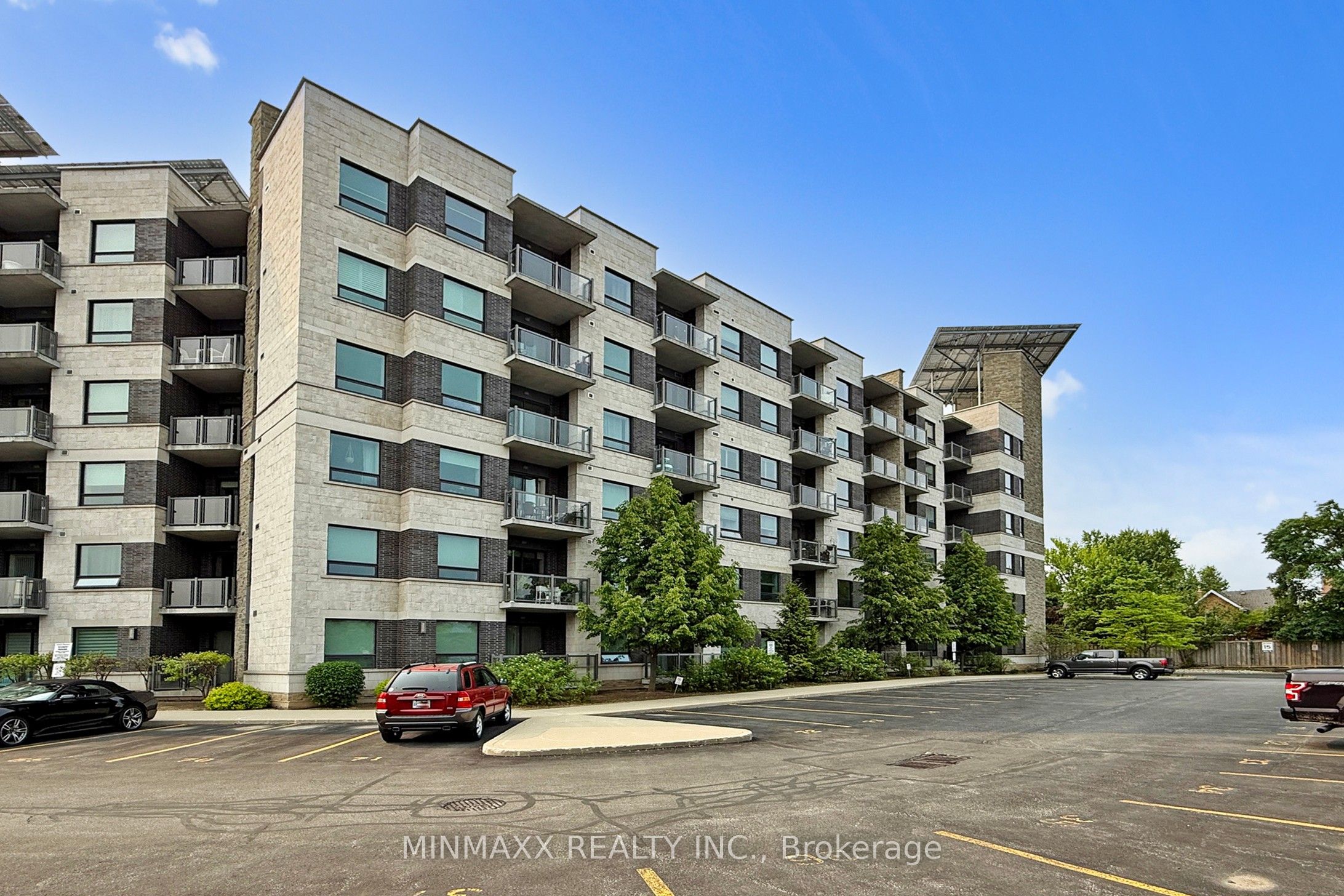 383 Main Street E 121