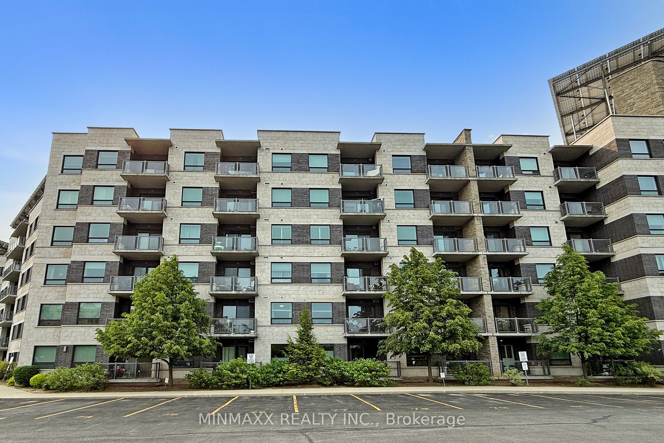383 Main Street E 121