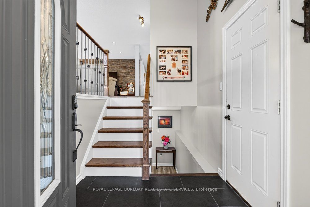 4 vance Crescent