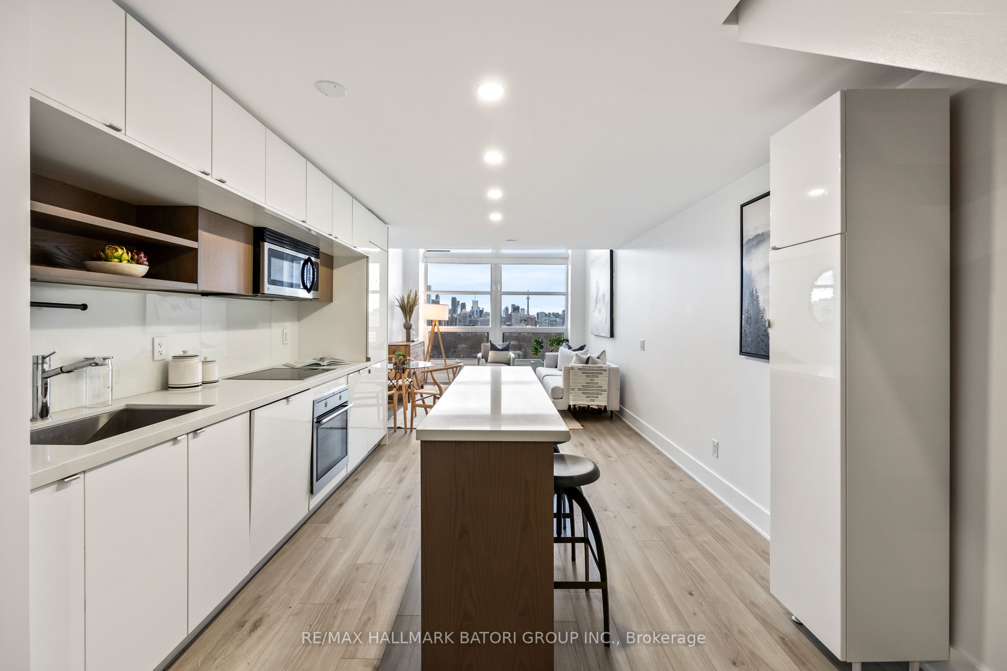 111 St Clair Avenue W 919