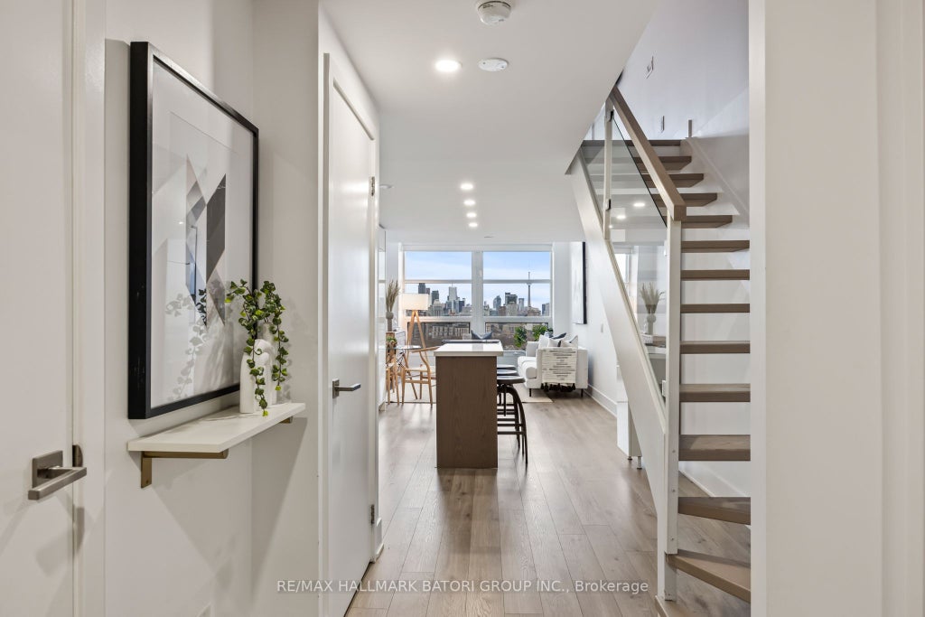 Photo of 111 St Clair Avenue W #919, Toronto, ON M4V 1N5 (MLS # C13210082)