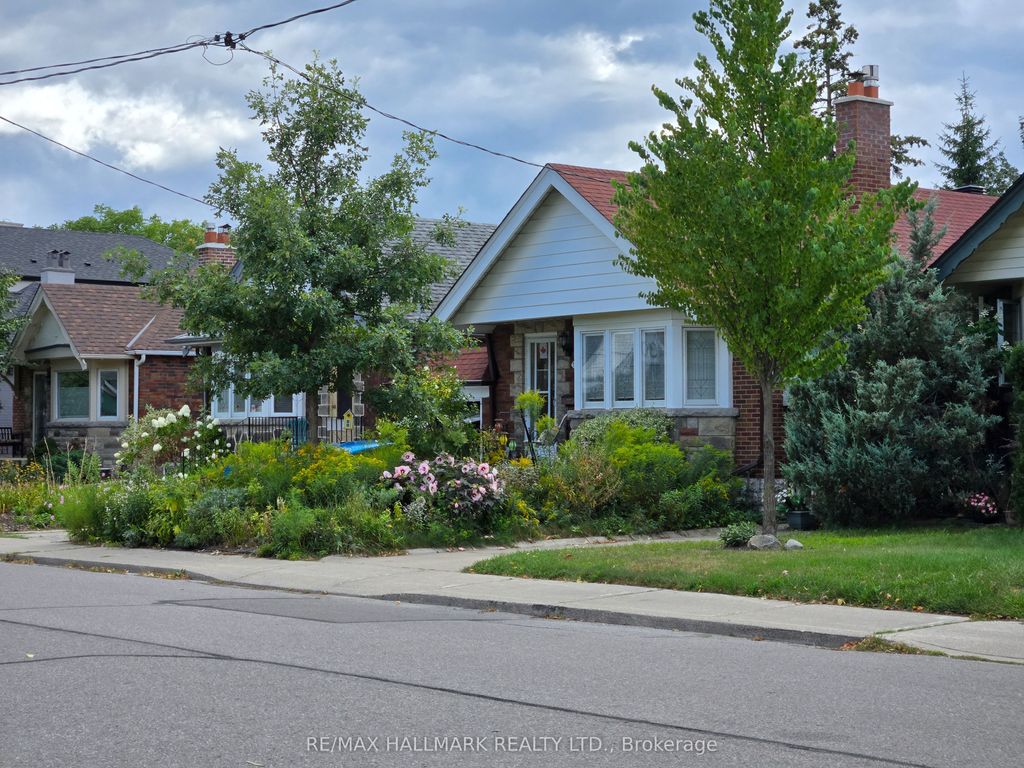 Photo of 18 Fairside Avenue, Toronto, ON M4C 3G9 (MLS # E12837528)
