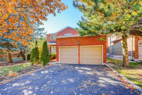 2070 Castlefield Crescent Oakville ON L6H 5B3