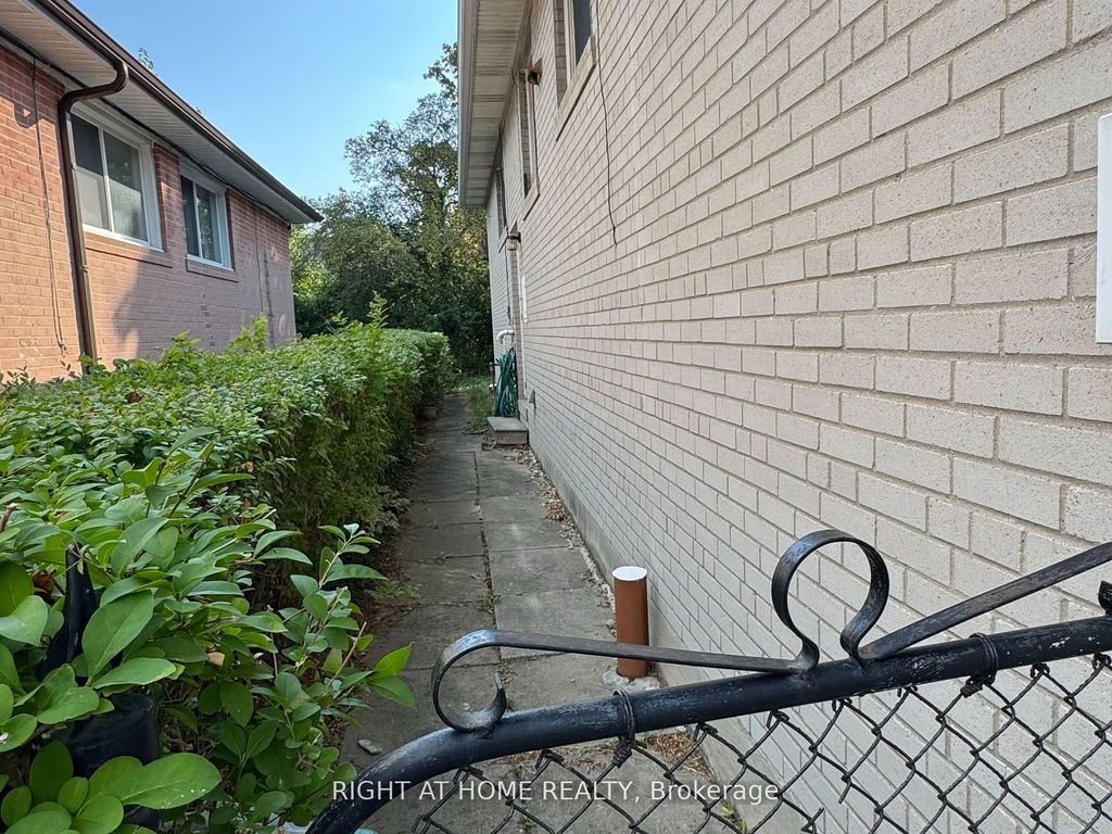 Photo of 87 FENELON Drive, Toronto, ON M3A 3K4 (MLS # C12509154)