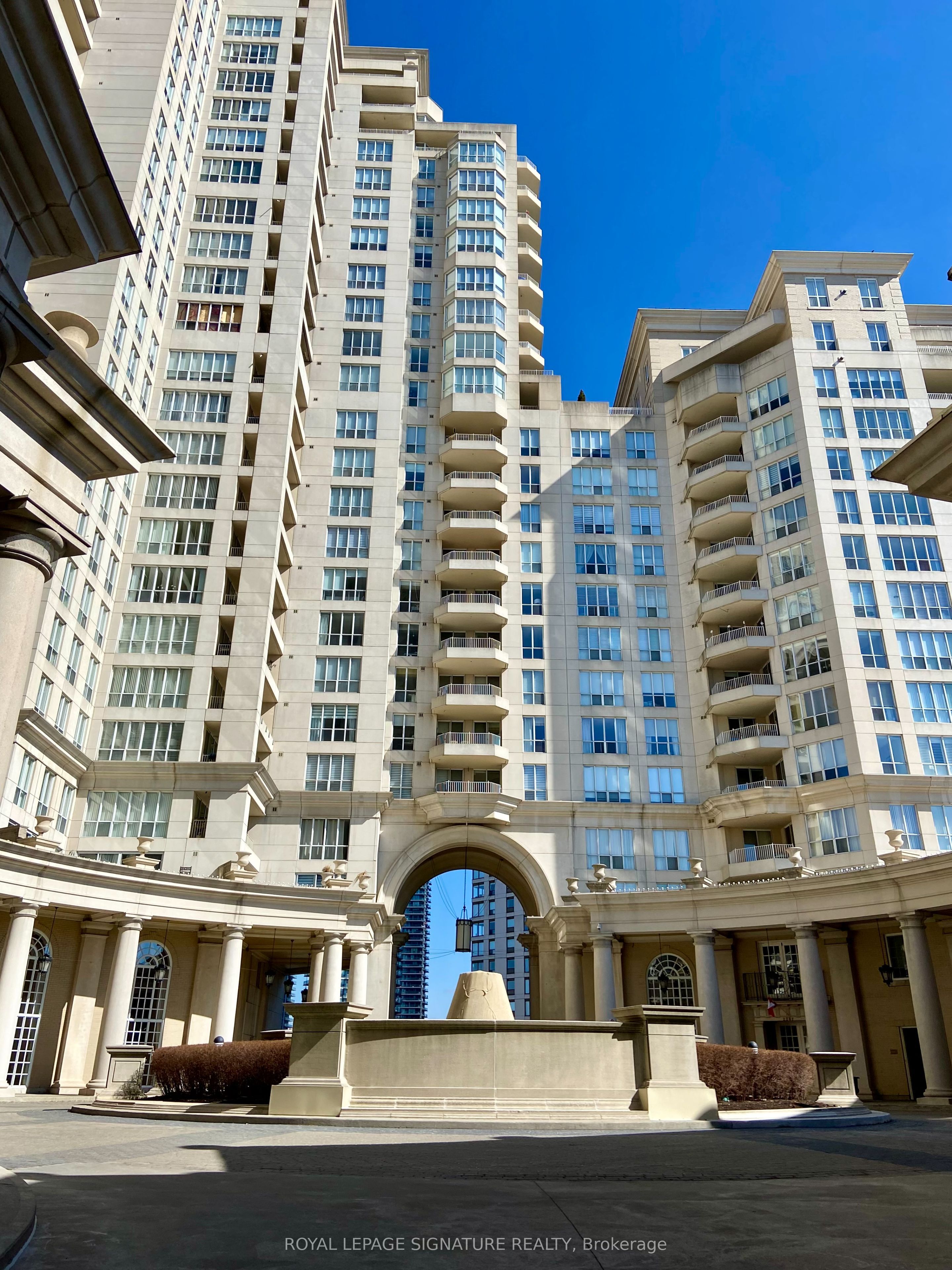 2285 Lake Shore Boulevard W 1104