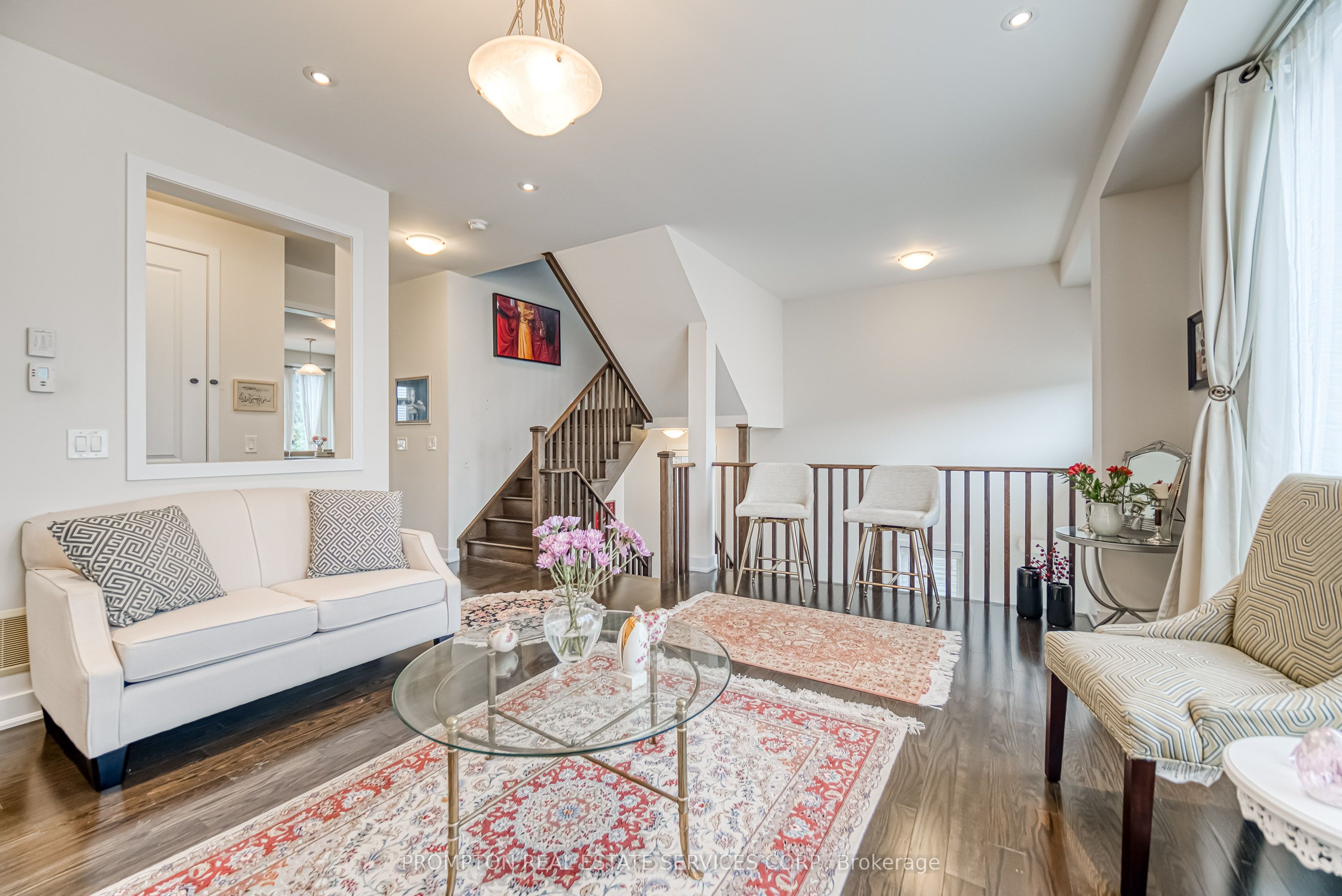 48 Helliwell Crescent