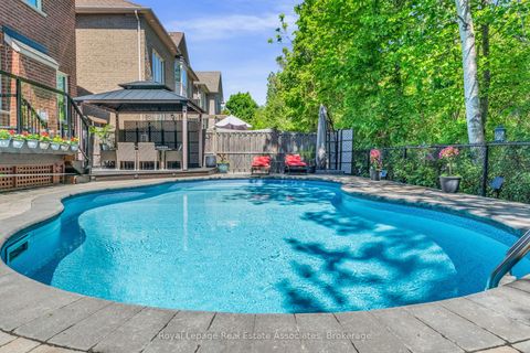 273 Duskywing Way Oakville ON L6L 6X5