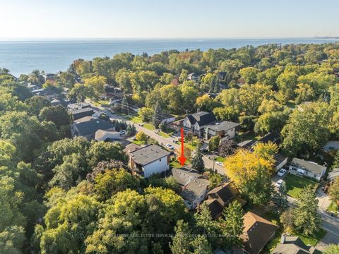 945 BEECHWOOD Avenue Mississauga ON L5G 4E3